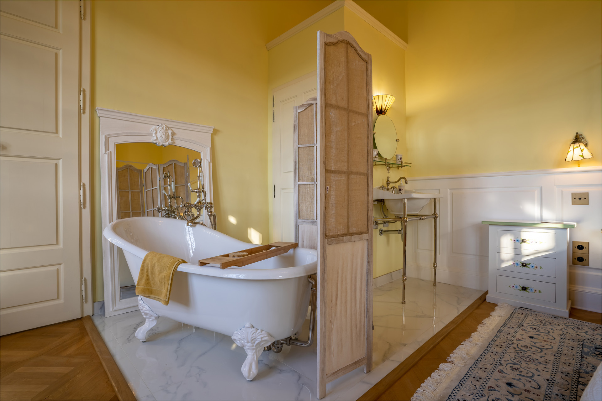 Bathroom with clawfoot tub