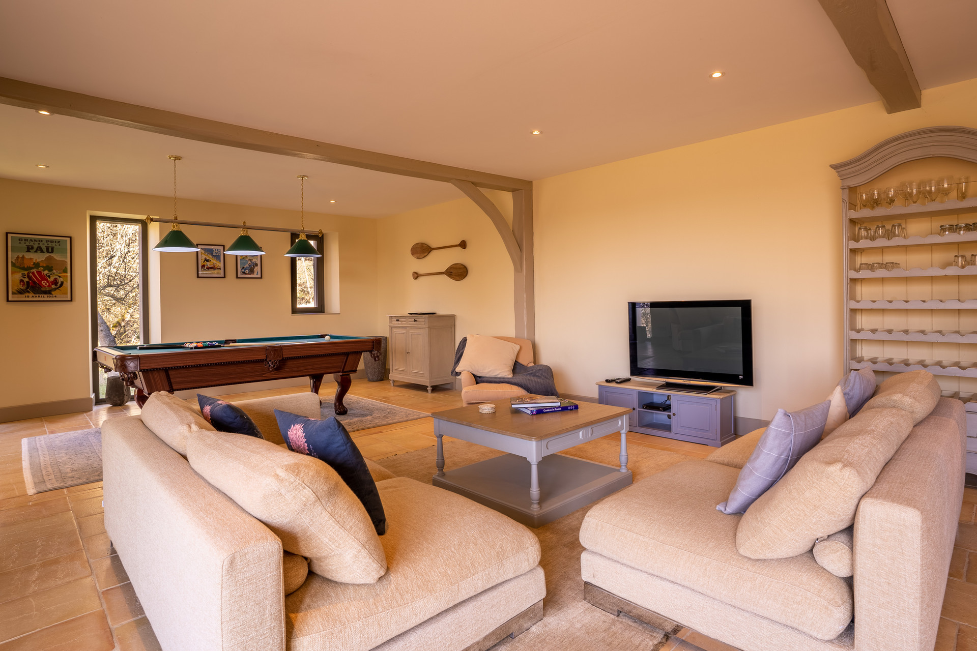 Games room with pool table