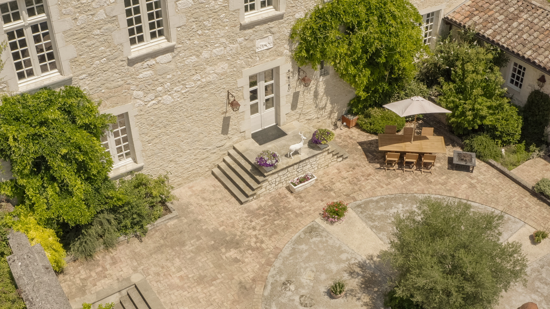 Manor house courtyard